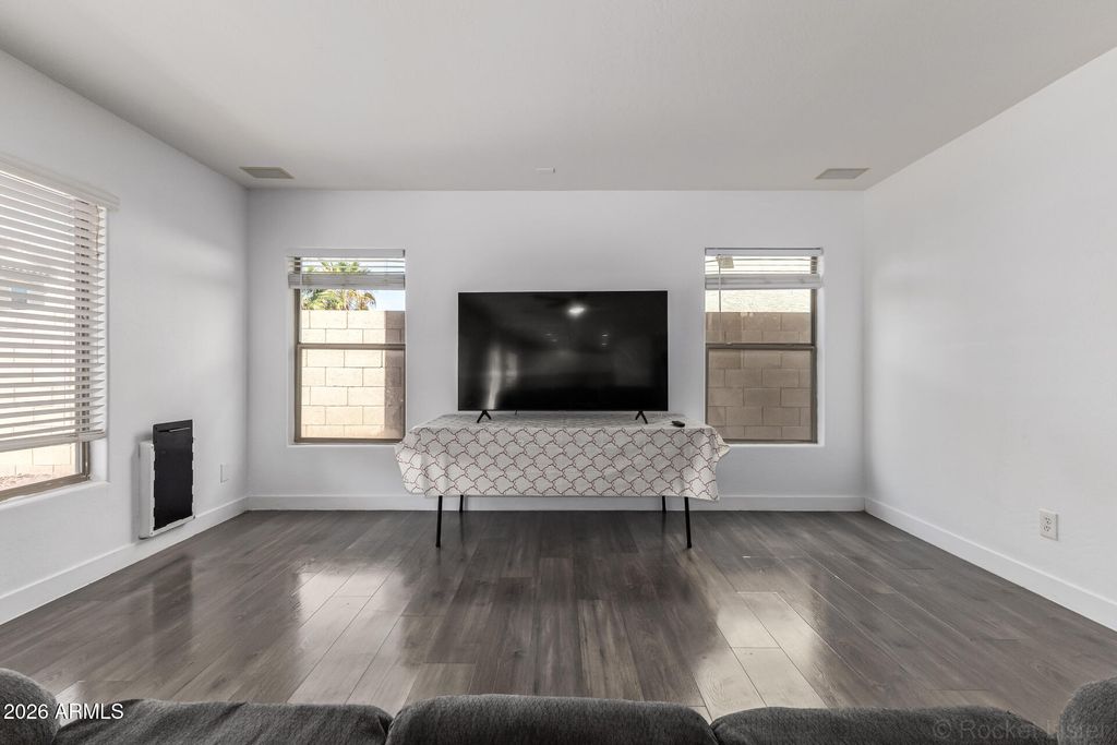 Image 15 of property listing at 43549 W ELIZABETH Avenue, Maricopa, AZ 85138