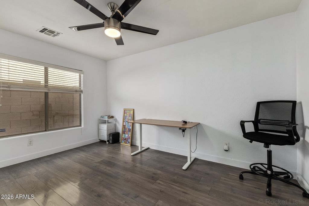 Image 17 of property listing at 43549 W ELIZABETH Avenue, Maricopa, AZ 85138