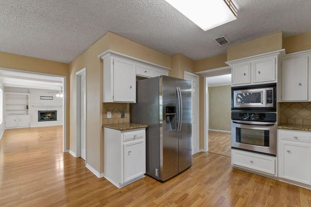 1814 Wagon Gap Trail, Houston, TX 77090