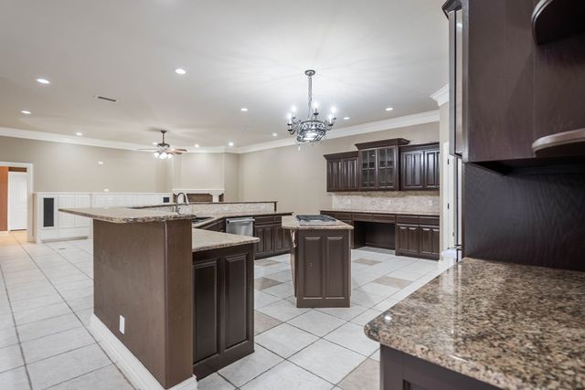 5705 Fenway Dr, Midland, TX 79707