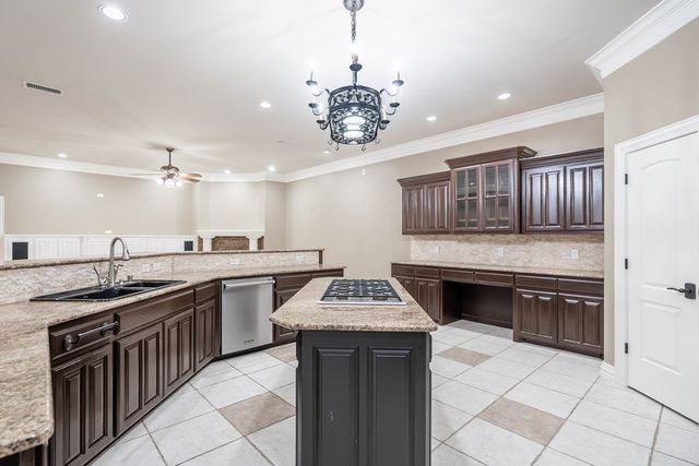 5705 Fenway Dr, Midland, TX 79707