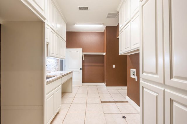 5705 Fenway Dr, Midland, TX 79707