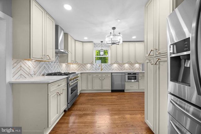 102 NELSON RD, Pikesville, MD 21208