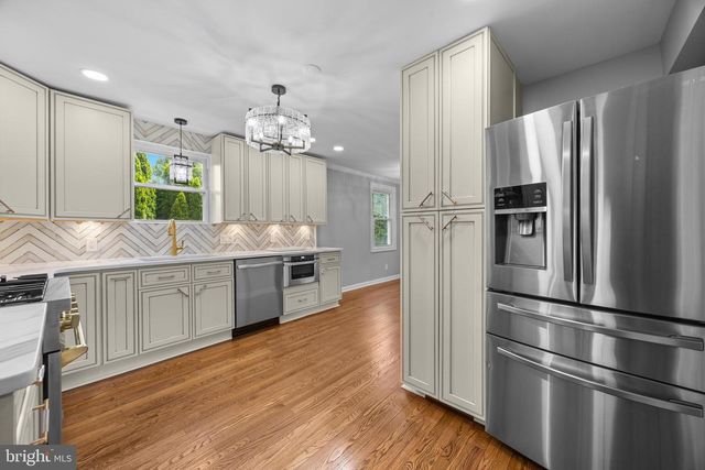 102 NELSON RD, Pikesville, MD 21208