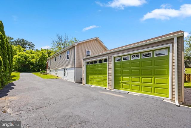 102 NELSON RD, Pikesville, MD 21208