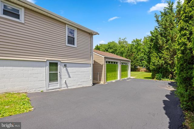 102 NELSON RD, Pikesville, MD 21208