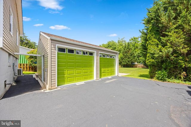 102 NELSON RD, Pikesville, MD 21208