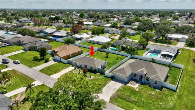 718 SW Curry Street, Port St. Lucie, Port St Lucie, FL 34983