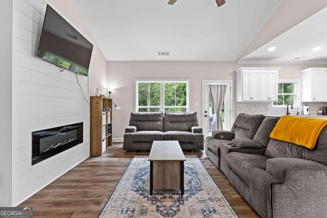 1505 Wisteria Drive, West Point, GA 31833