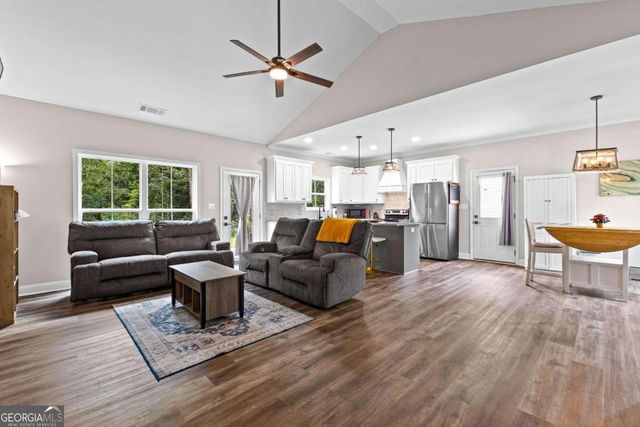 1505 Wisteria Drive, West Point, GA 31833