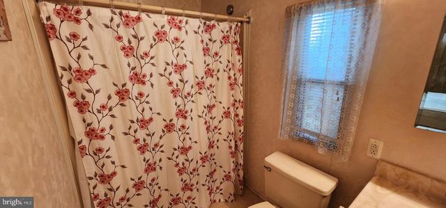 433 RUNNING BROOK RD, North Wales, PA 19454
