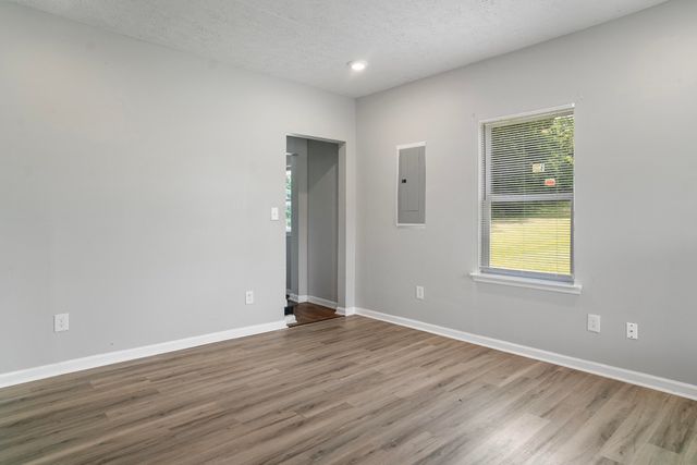 863 E Main Street, Georgetown, KY 40324