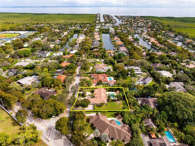 5770 SW 128th St, Pinecrest, FL 33156