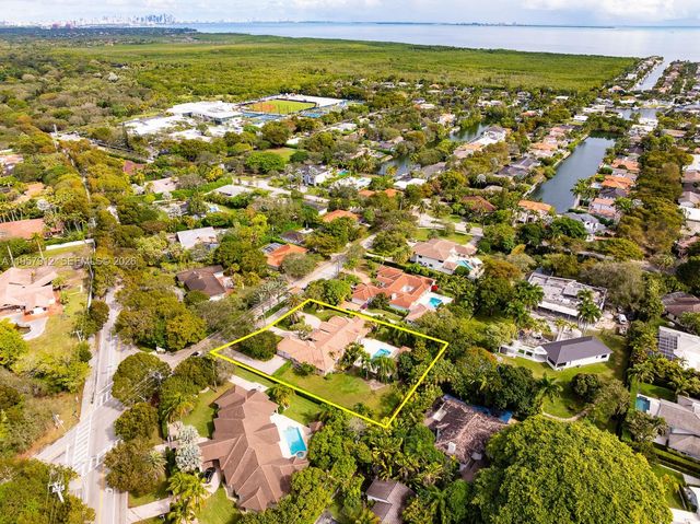 5770 SW 128th St, Pinecrest, FL 33156