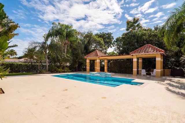 5770 SW 128th St, Pinecrest, FL 33156