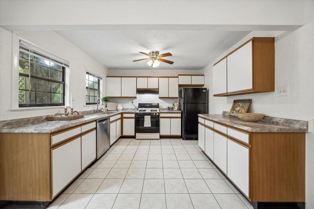 5539 Jessamine Street, Houston, TX 77081