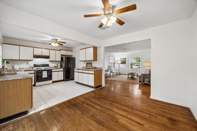 5539 Jessamine Street, Houston, TX 77081