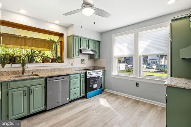406 LIPPINCOTT AVE, Riverton, NJ 08077