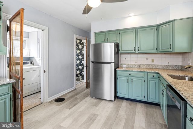 406 LIPPINCOTT AVE, Riverton, NJ 08077