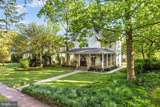 406 LIPPINCOTT AVE, Riverton, NJ 08077