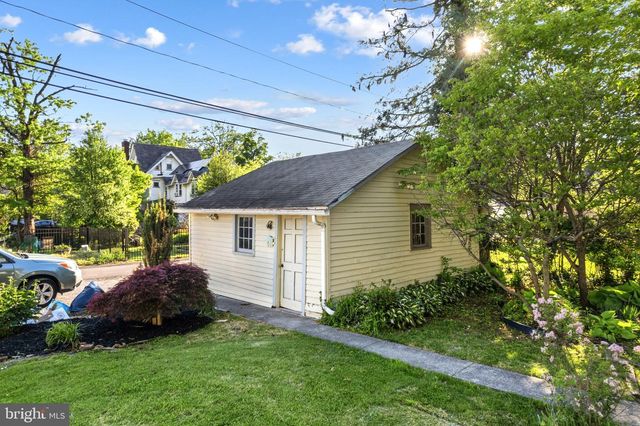406 LIPPINCOTT AVE, Riverton, NJ 08077