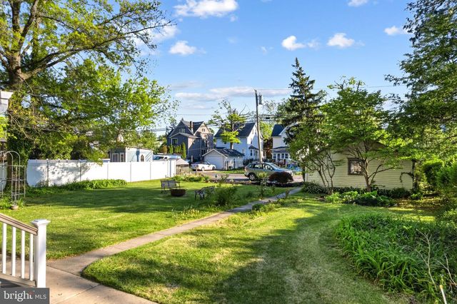 406 LIPPINCOTT AVE, Riverton, NJ 08077