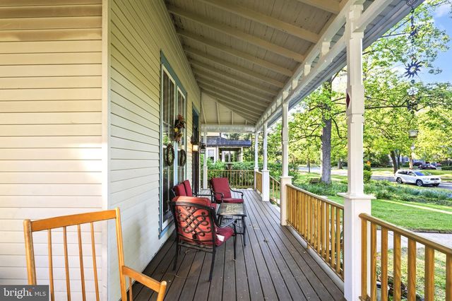 406 LIPPINCOTT AVE, Riverton, NJ 08077