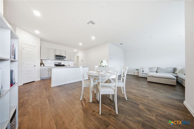 323 Elephants Ear Drive, New Braunfels, TX 78130