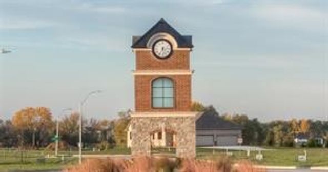 16217 Sharon Drive, Urbandale, IA 50323