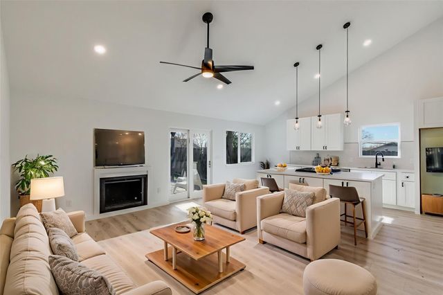 3405 Dunliegh DR, Austin, TX 78745