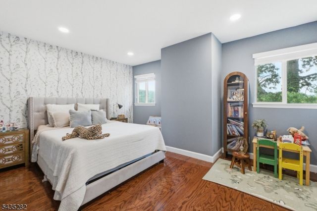31 Chelsea Way, Bridgewater Twp., NJ 08807