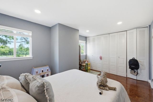 31 Chelsea Way, Bridgewater Twp., NJ 08807