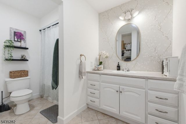 31 Chelsea Way, Bridgewater Twp., NJ 08807