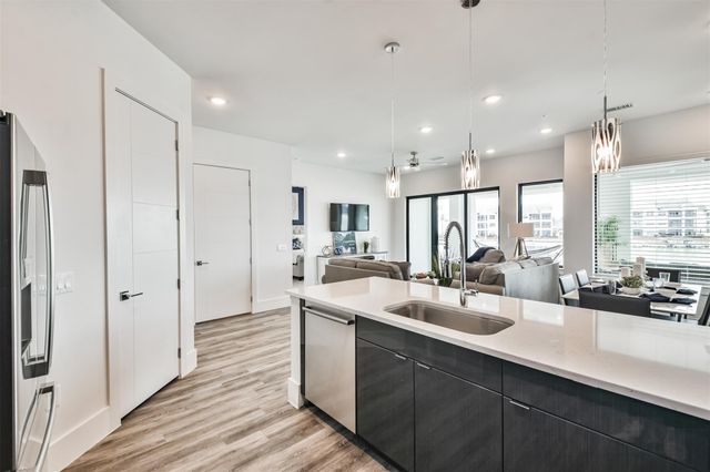 199 Waterpoint Court 106, Conroe, TX 77356