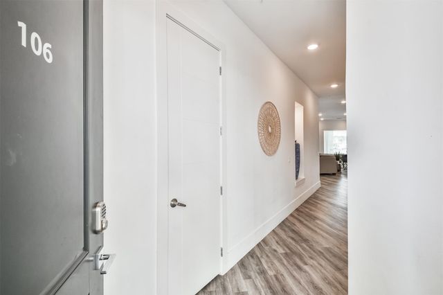 199 Waterpoint Court 106, Conroe, TX 77356