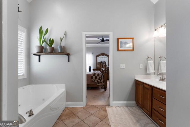 23 Hunters Ridge Drive, Adairsville, GA 30103