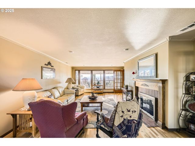 3729 E MILL PLAIN Blvd, Vancouver, WA 98661