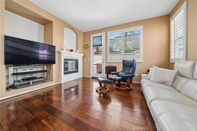 23201 Brooke Lane, Valencia, CA 91355