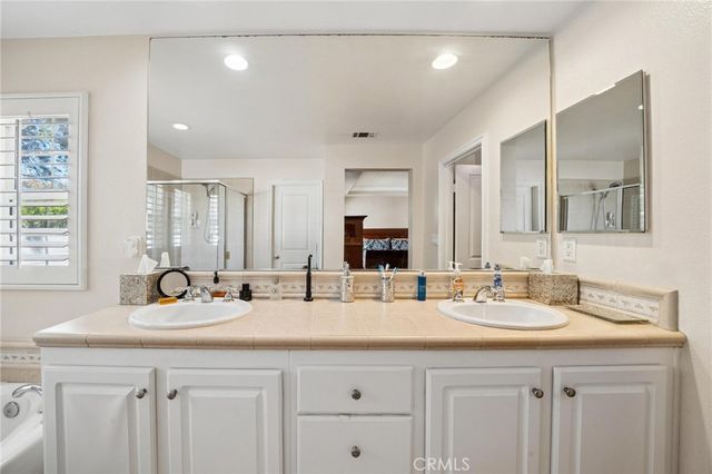 23201 Brooke Lane, Valencia, CA 91355