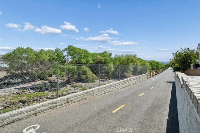 23201 Brooke Lane, Valencia, CA 91355