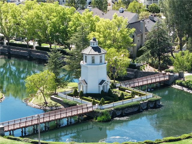 23201 Brooke Lane, Valencia, CA 91355