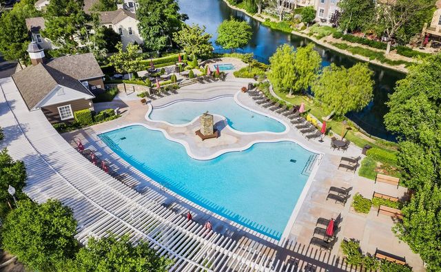 23201 Brooke Lane, Valencia, CA 91355