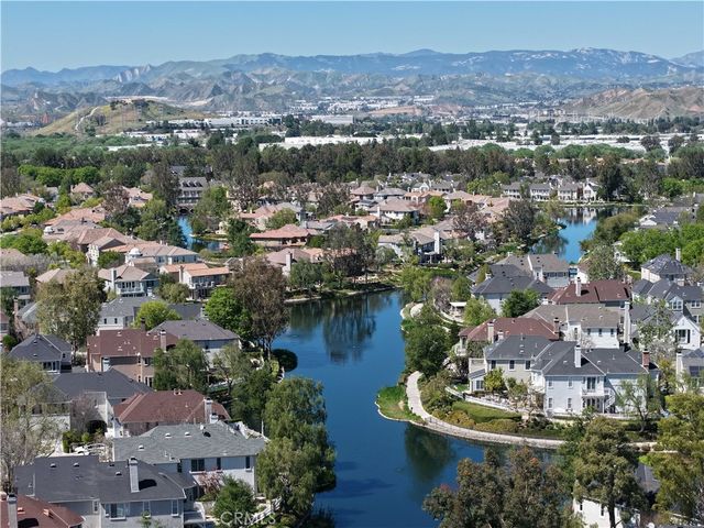 23201 Brooke Lane, Valencia, CA 91355