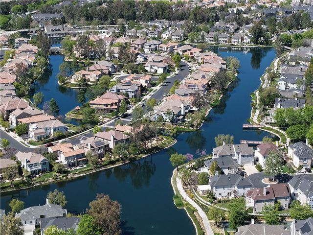 23201 Brooke Lane, Valencia, CA 91355