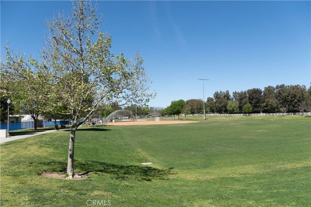 23201 Brooke Lane, Valencia, CA 91355