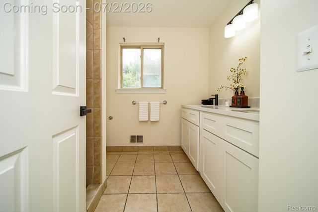 5558 Bedell Road, Sterling Heights, MI 48310