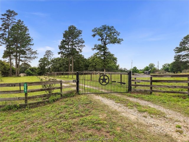 6639 Millstone Drive, Navasota, TX 77868