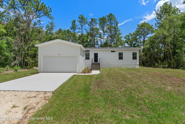 14249 Razorbill Avenue, Weeki Wachee, FL 34614