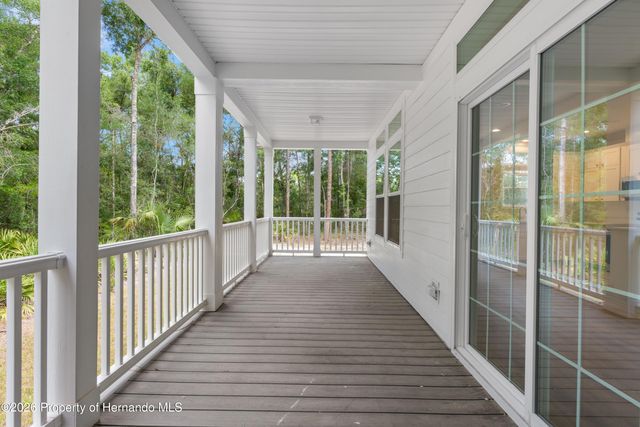 14249 Razorbill Avenue, Weeki Wachee, FL 34614