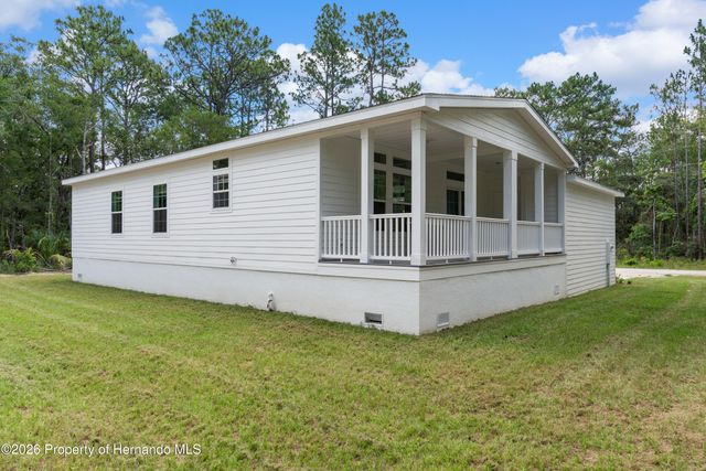 14249 Razorbill Avenue, Weeki Wachee, FL 34614